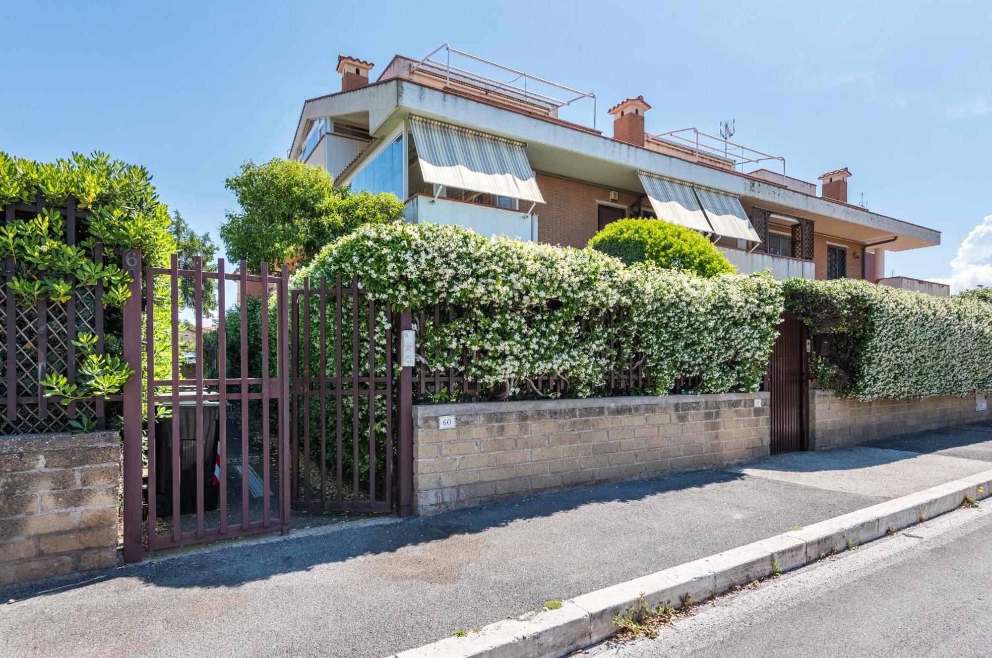 Travelershome Ciampino Suite Exteriér fotografie